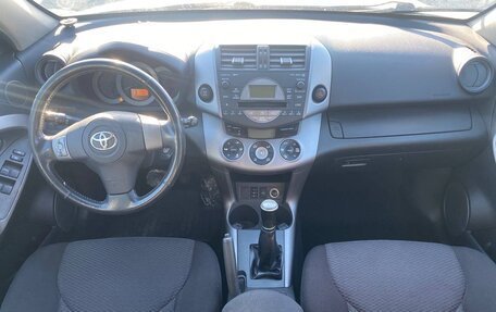 Toyota RAV4, 2006 год, 1 100 000 рублей, 13 фотография