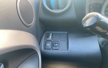 Toyota RAV4, 2006 год, 1 100 000 рублей, 17 фотография