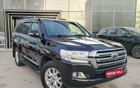 Toyota Land Cruiser 200, 2016 год, 6 100 000 рублей, 1 фотография