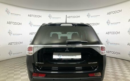Mitsubishi Outlander III рестайлинг 3, 2013 год, 1 400 000 рублей, 6 фотография