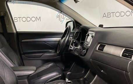 Mitsubishi Outlander III рестайлинг 3, 2013 год, 1 400 000 рублей, 12 фотография