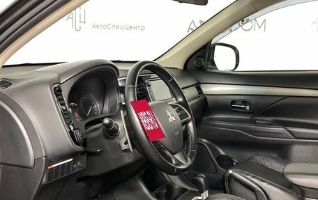 Mitsubishi Outlander III рестайлинг 3, 2013 год, 1 400 000 рублей, 10 фотография