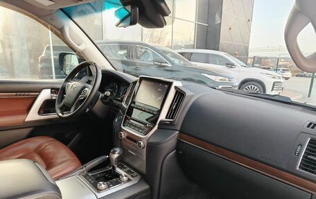 Toyota Land Cruiser 200, 2016 год, 6 100 000 рублей, 18 фотография
