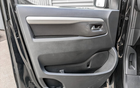 Peugeot Traveller I, 2021 год, 2 945 000 рублей, 19 фотография