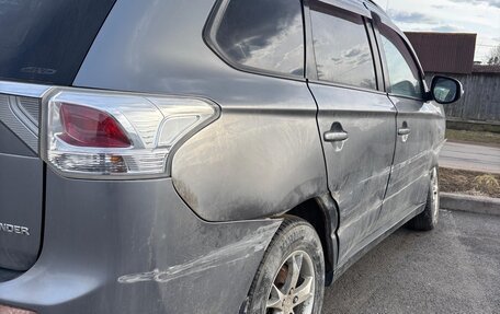 Mitsubishi Outlander III рестайлинг 3, 2012 год, 680 000 рублей, 4 фотография