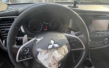 Mitsubishi Outlander III рестайлинг 3, 2012 год, 680 000 рублей, 16 фотография