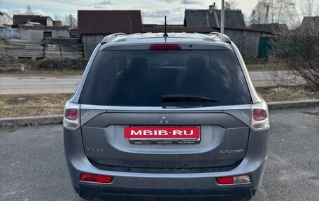 Mitsubishi Outlander III рестайлинг 3, 2012 год, 680 000 рублей, 6 фотография