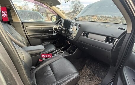 Mitsubishi Outlander III рестайлинг 3, 2012 год, 680 000 рублей, 17 фотография