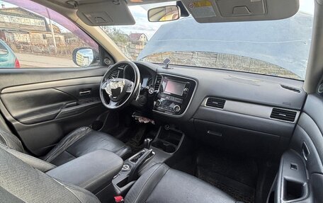 Mitsubishi Outlander III рестайлинг 3, 2012 год, 680 000 рублей, 18 фотография