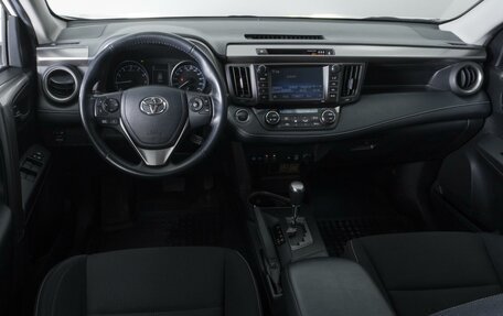 Toyota RAV4, 2018 год, 2 835 000 рублей, 6 фотография