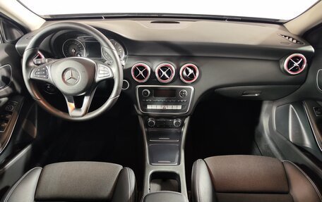Mercedes-Benz A-Класс, 2016 год, 1 499 000 рублей, 10 фотография