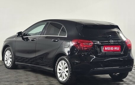 Mercedes-Benz A-Класс, 2016 год, 1 499 000 рублей, 6 фотография