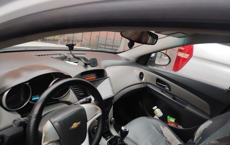 Chevrolet Cruze II, 2010 год, 360 000 рублей, 6 фотография