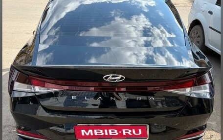 Hyundai Elantra, 2022 год, 2 000 000 рублей, 1 фотография