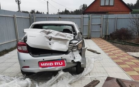 Renault Logan II, 2019 год, 590 000 рублей, 1 фотография