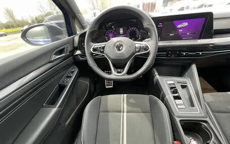 Volkswagen Golf VIII, 2022 год, 2 180 000 рублей, 10 фотография