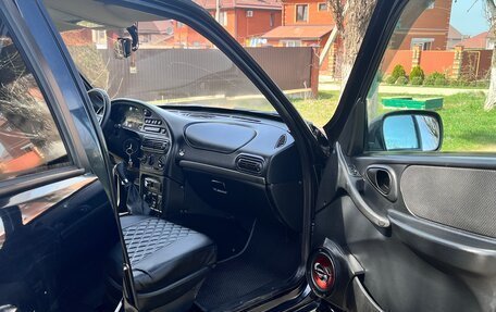 Chevrolet Niva I рестайлинг, 2010 год, 720 000 рублей, 21 фотография