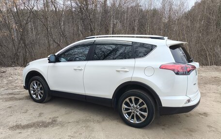 Toyota RAV4, 2017 год, 3 850 000 рублей, 4 фотография