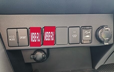 Toyota RAV4, 2017 год, 3 850 000 рублей, 17 фотография