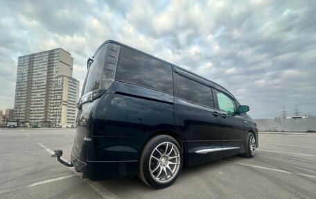 Toyota Voxy III, 2014 год, 1 800 000 рублей, 2 фотография