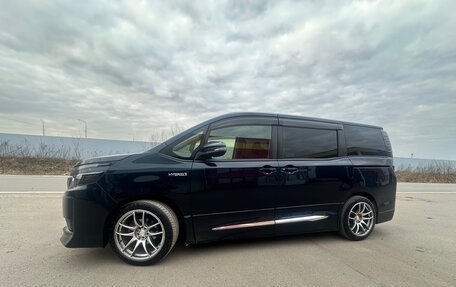 Toyota Voxy III, 2014 год, 1 800 000 рублей, 4 фотография