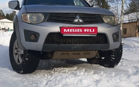 Mitsubishi L200 IV рестайлинг, 2010 год, 1 050 000 рублей, 2 фотография