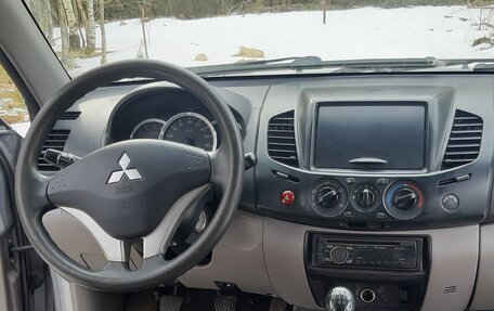 Mitsubishi L200 IV рестайлинг, 2010 год, 1 050 000 рублей, 10 фотография