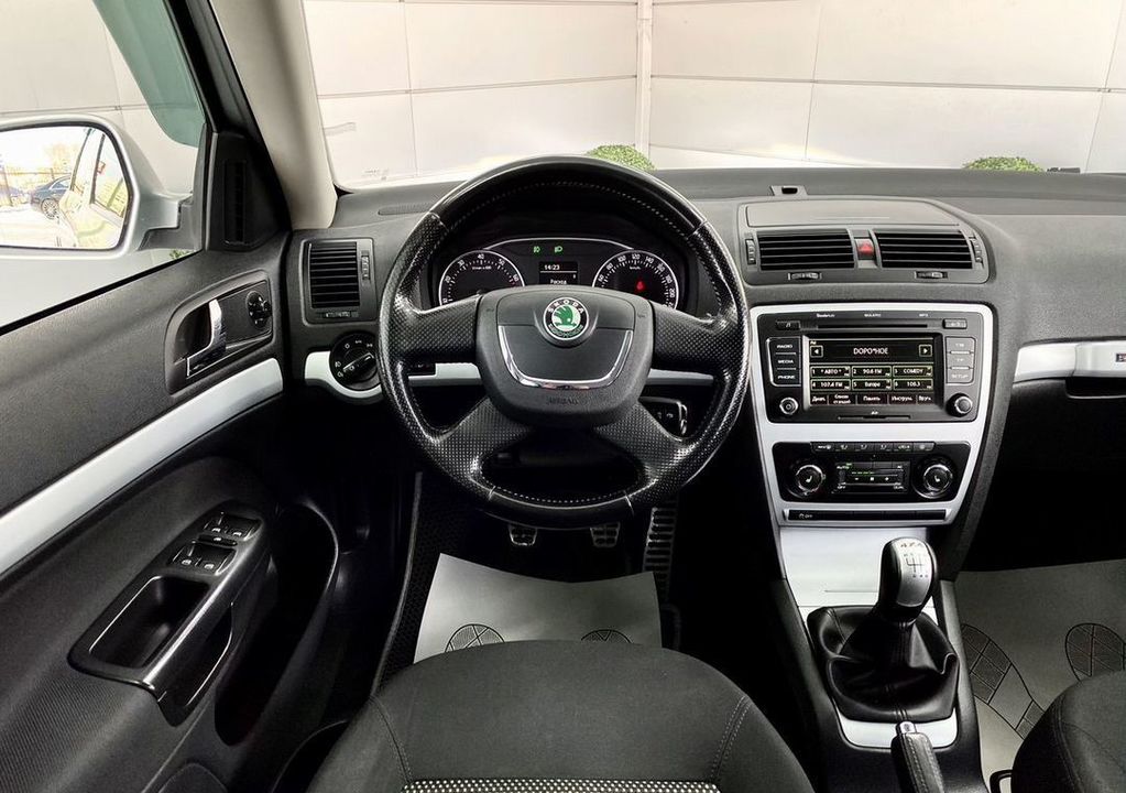 Skoda Octavia Scout, 2010 год, 1 299 000 рублей, 24 фотография