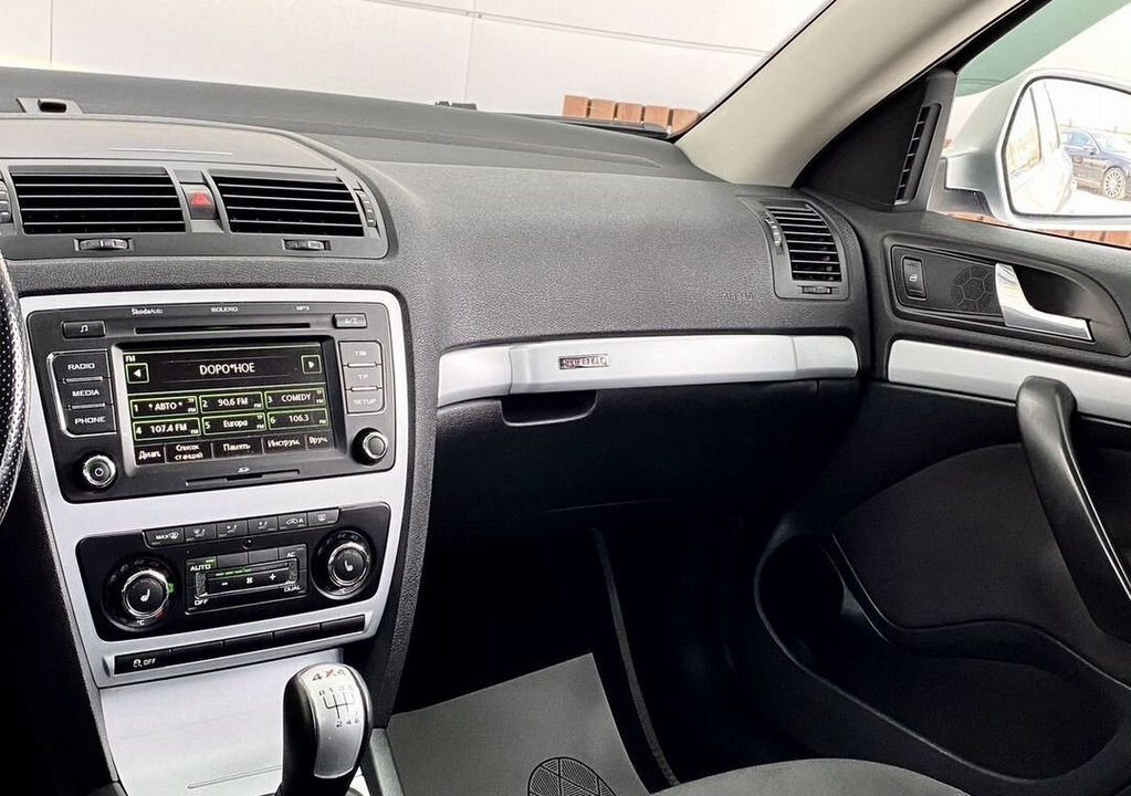 Skoda Octavia Scout, 2010 год, 1 299 000 рублей, 32 фотография