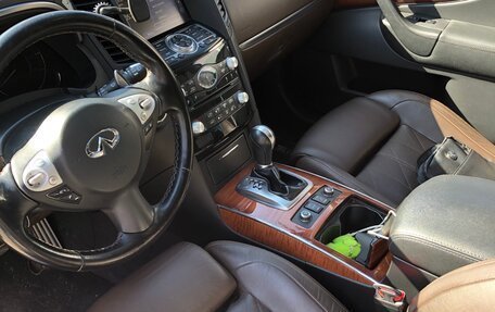 Infiniti FX II, 2012 год, 2 100 000 рублей, 17 фотография