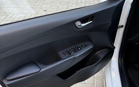 Hyundai Solaris II рестайлинг, 2021 год, 1 750 000 рублей, 8 фотография