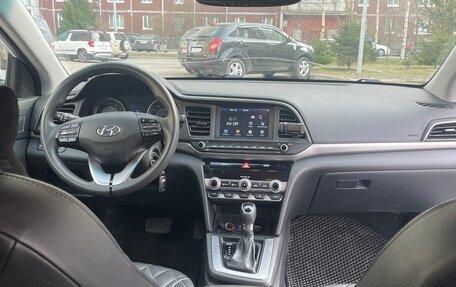Hyundai Elantra VI рестайлинг, 2020 год, 1 750 000 рублей, 8 фотография