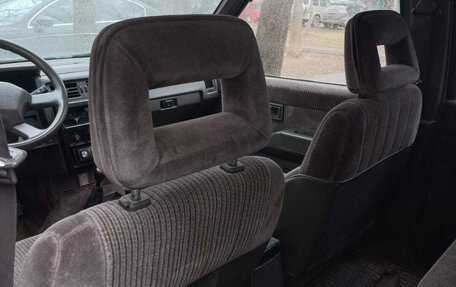 Nissan Terrano II рестайлинг, 1992 год, 380 000 рублей, 2 фотография