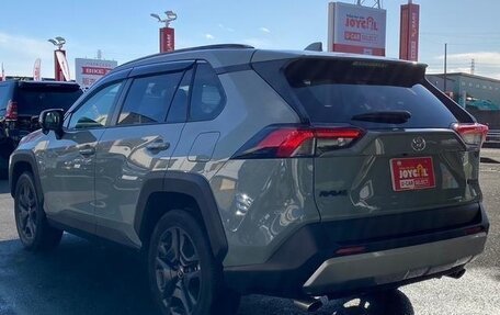 Toyota RAV4, 2021 год, 2 510 000 рублей, 5 фотография