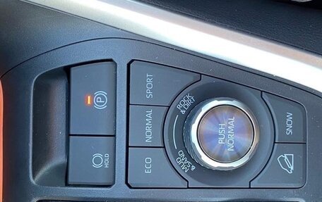 Toyota RAV4, 2021 год, 2 510 000 рублей, 38 фотография