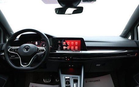 Volkswagen Golf VIII, 2022 год, 1 850 070 рублей, 6 фотография