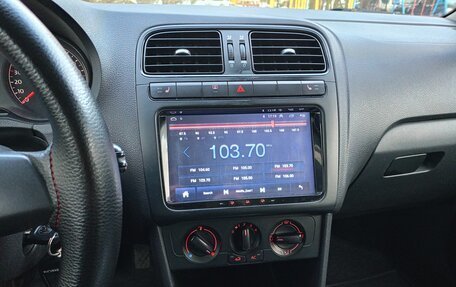 Volkswagen Polo VI (EU Market), 2011 год, 600 000 рублей, 5 фотография