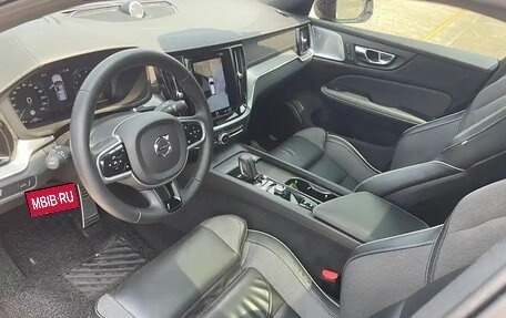 Volvo V60 II, 2022 год, 3 100 002 рублей, 8 фотография