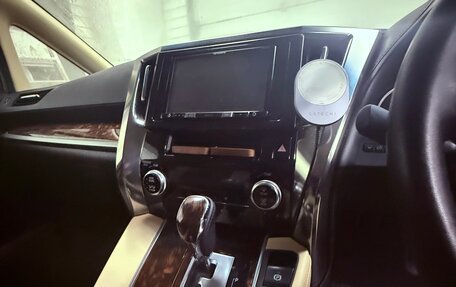 Toyota Vellfire II, 2019 год, 4 600 000 рублей, 8 фотография