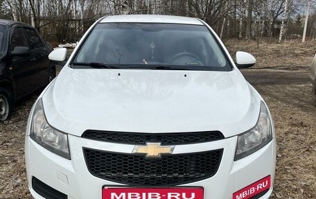 Chevrolet Cruze II, 2010 год, 680 000 рублей, 5 фотография