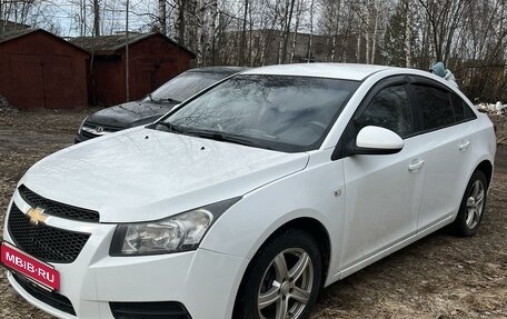 Chevrolet Cruze II, 2010 год, 680 000 рублей, 7 фотография