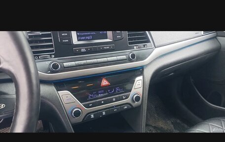 Hyundai Elantra VI рестайлинг, 2016 год, 1 100 000 рублей, 6 фотография