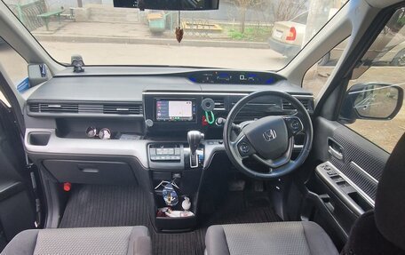 Honda Stepwgn IV, 2016 год, 2 400 000 рублей, 14 фотография