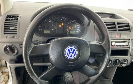 Volkswagen Polo IV рестайлинг, 2001 год, 199 000 рублей, 9 фотография