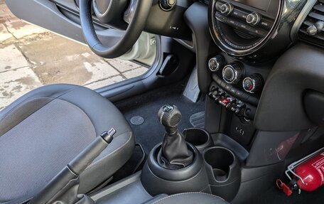 MINI Hatch, 2017 год, 1 500 000 рублей, 9 фотография