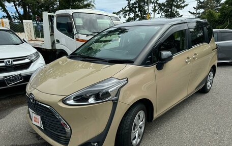 Toyota Sienta II, 2019 год, 1 950 000 рублей, 2 фотография