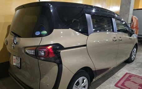 Toyota Sienta II, 2019 год, 1 950 000 рублей, 7 фотография