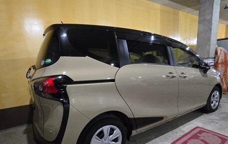 Toyota Sienta II, 2019 год, 1 950 000 рублей, 8 фотография
