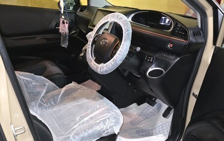 Toyota Sienta II, 2019 год, 1 950 000 рублей, 17 фотография