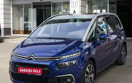 Citroen C4 Picasso II рестайлинг, 2017 год, 1 900 000 рублей, 3 фотография